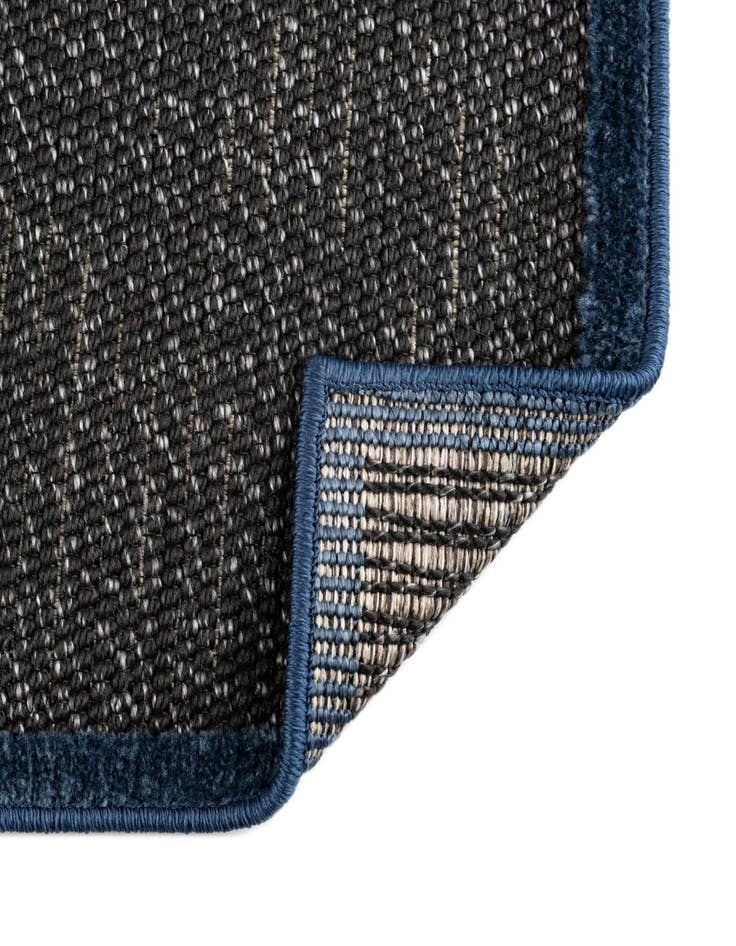 Detail image of 5' x 7' 7 Easy-Clean Indoor / Outdoor Rug