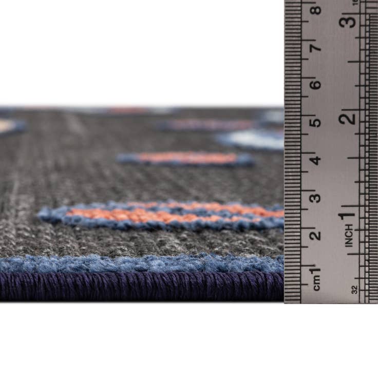 Detail image of 5' x 7' 7 Easy-Clean Indoor / Outdoor Rug