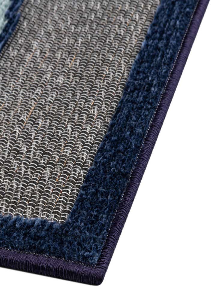 5' x 7' 7 Easy-Clean Indoor / Outdoor Rug