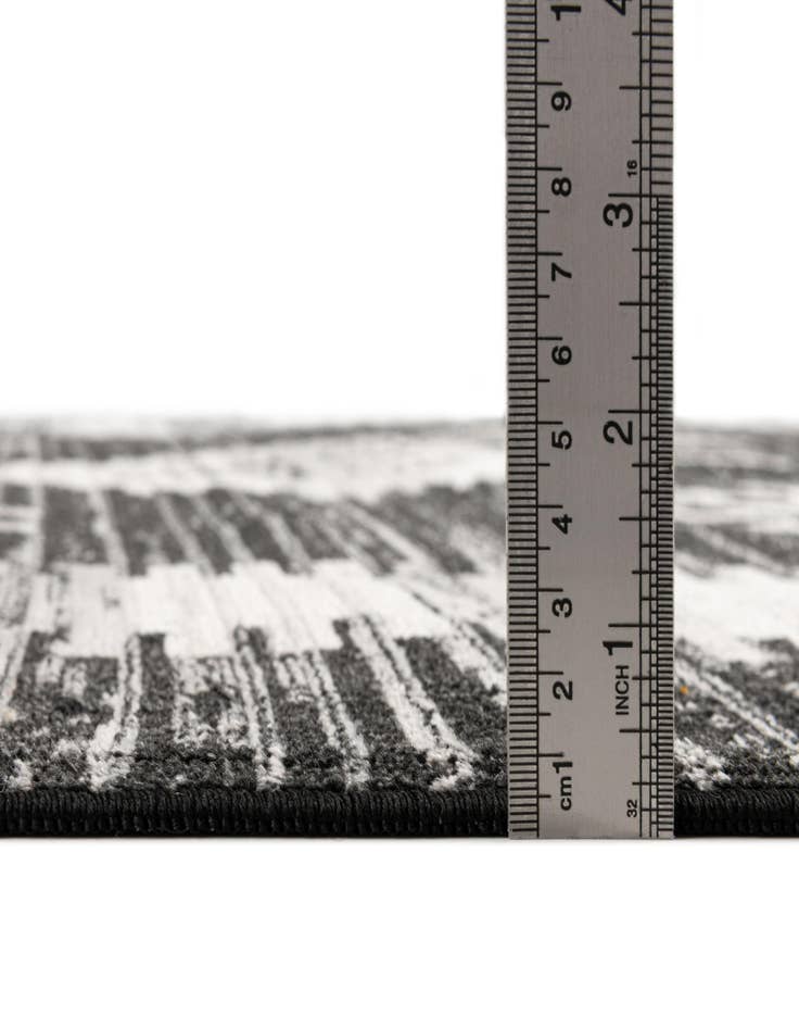 Detail image of 5' 3 x 7' 7 Victoria Rug