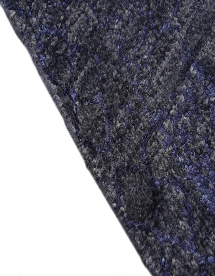 Detail image of 2' 6 x 8' 3  Hand Knotted Darya Runner Rug