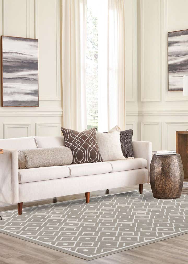 Gray 7' 10 x 10' Outdoor Trellis Indoor / Outdoor Rug