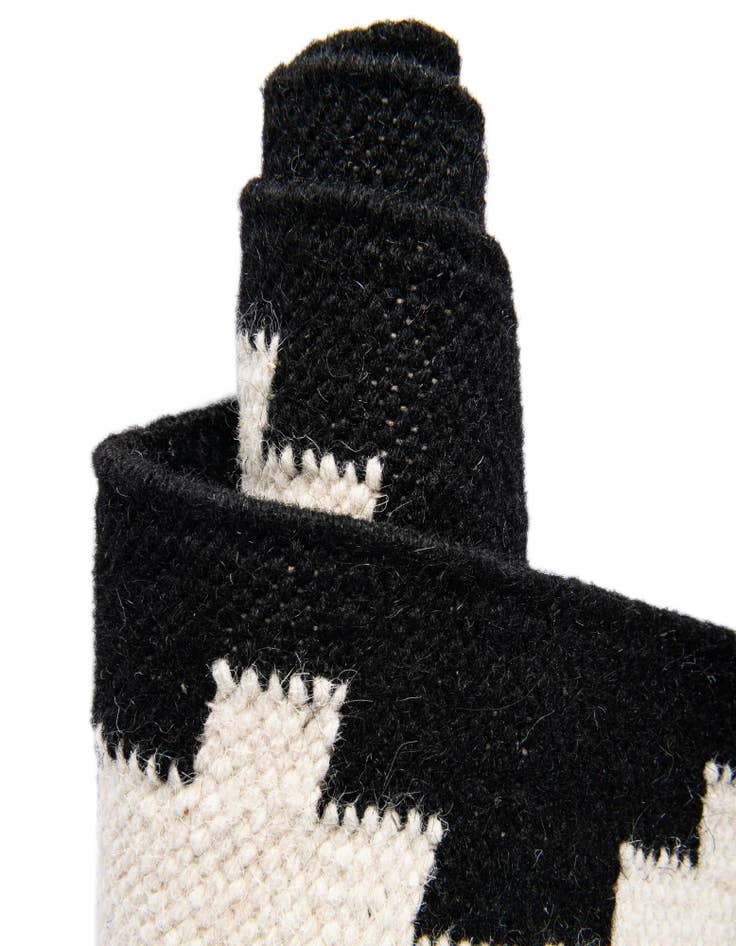 Detail image of 7' 10 x 7' 10  Hand Woven Kilim Wool Square Rug