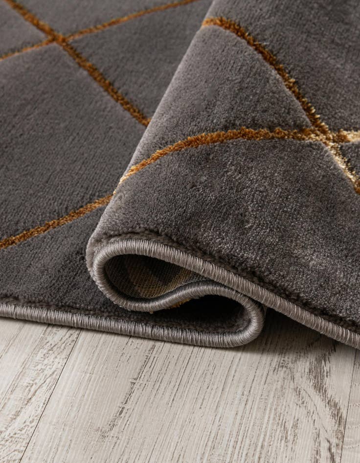Detail image of 4' x 6' Vogue Geo Rug
