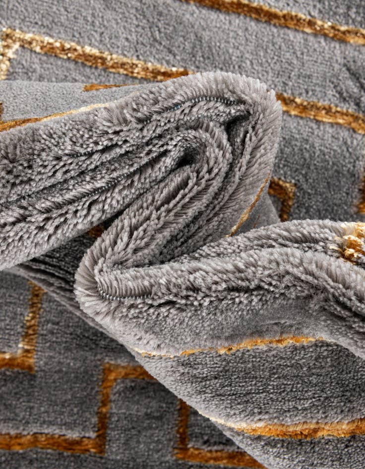 Detail image of 7' 10 x 10' Vogue Geo Rug