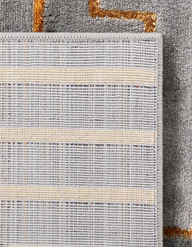 Detail image of 4' x 6' Vogue Geo Rug