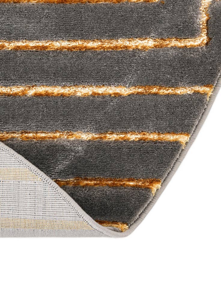 Detail image of 6' x 6' Vogue Geo Round Rug