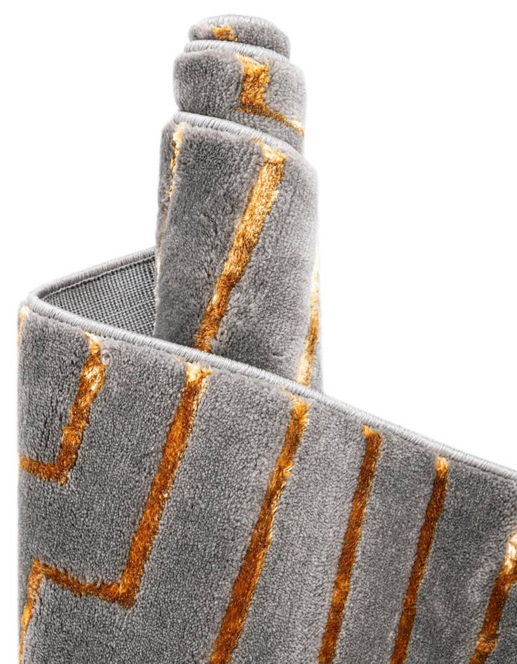 Detail image of 10' x 10' Vogue Geo Square Rug