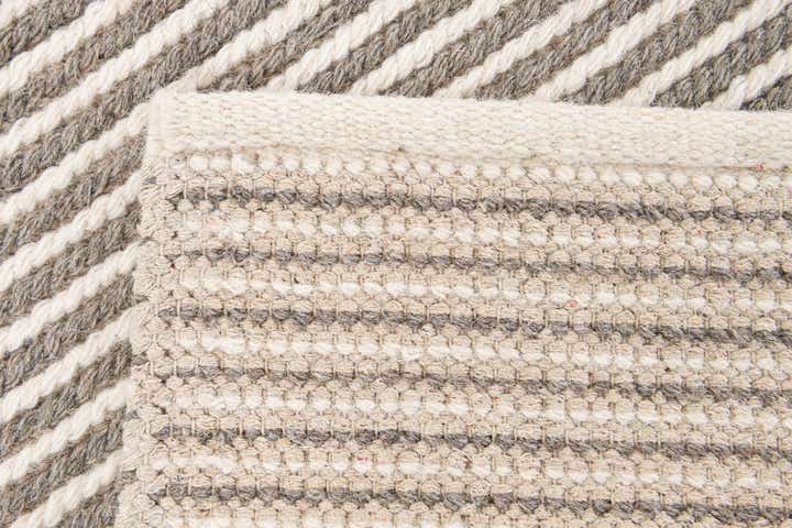 2' x 3' Hand Woven Rug