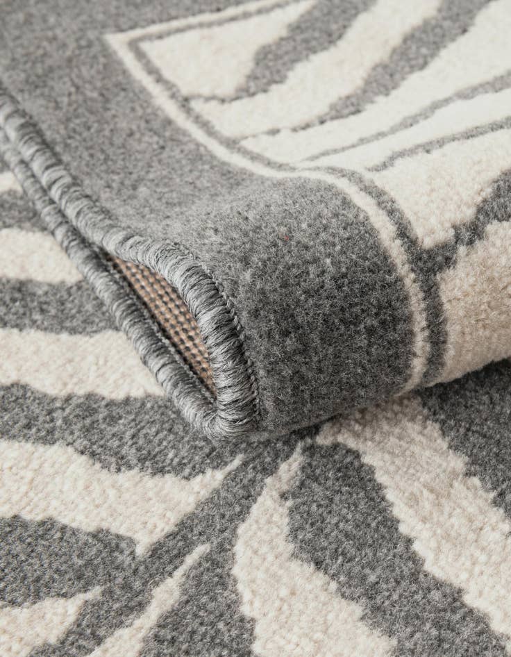 Detail image of 9' x 12' Savannah Rug