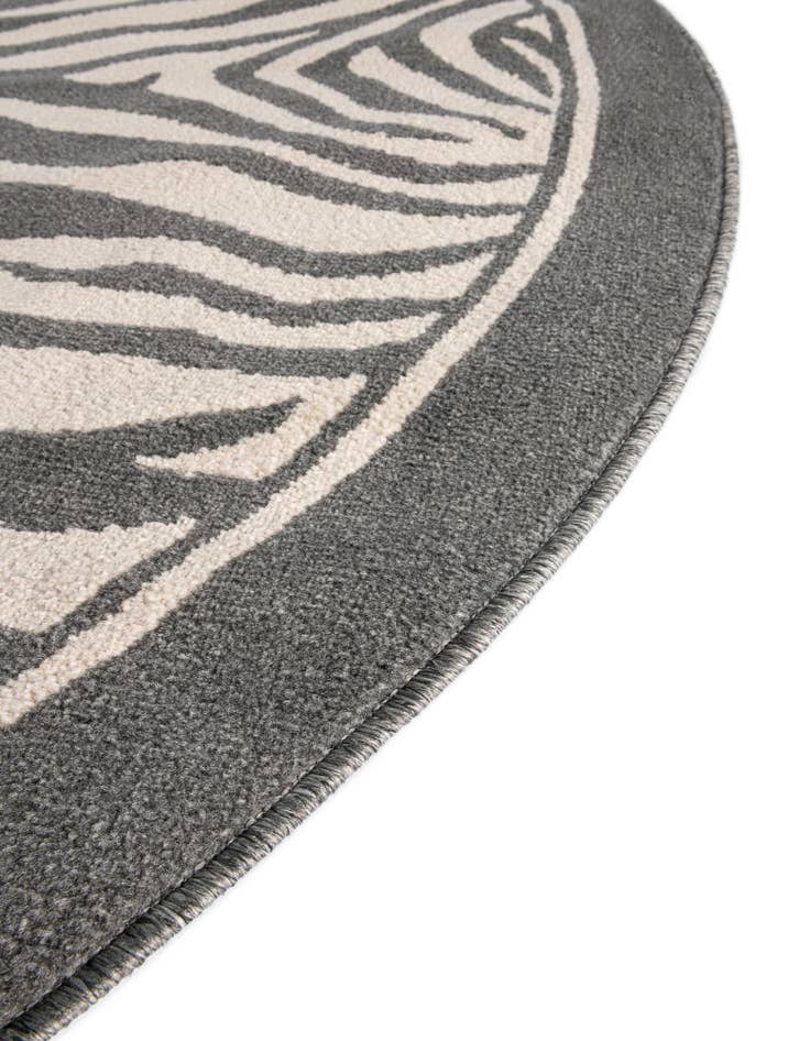 Detail image of 5' x 5' Savannah Round Rug