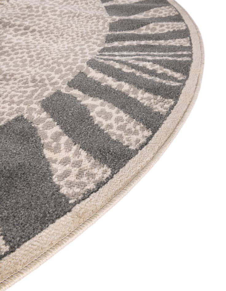 Detail image of 7' 10 x 7' 10 Savannah Round Rug