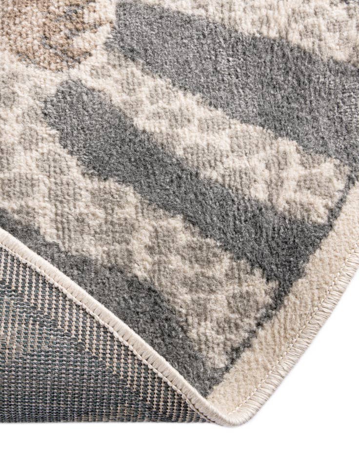 Detail image of 7' 10 x 7' 10 Savannah Round Rug