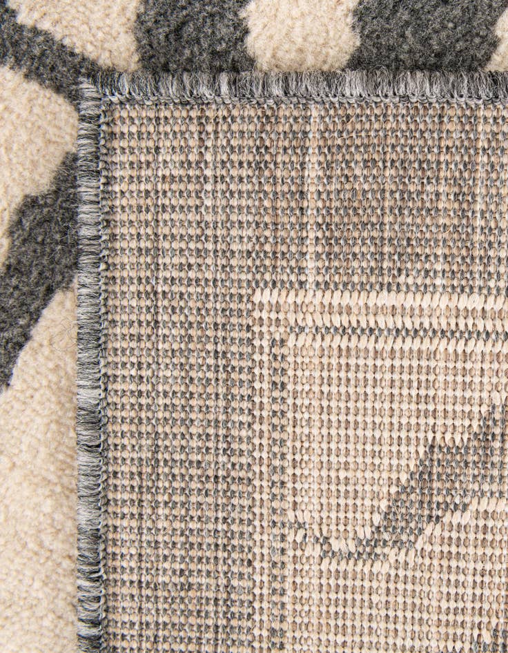 Detail image of 10' x 10' Savannah Square Rug
