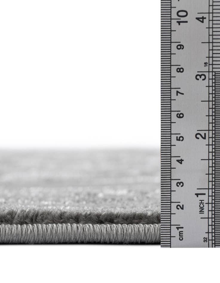 Detail image of 4' x 6' Vogue Geo Rug