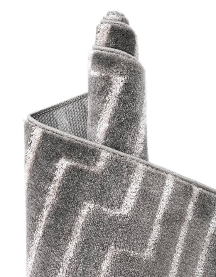 Detail image of 2' x 3' Vogue Geo Rug