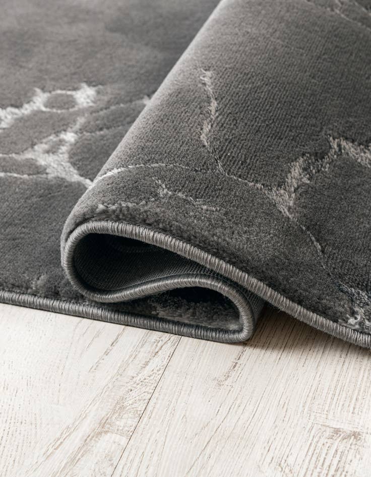 Detail image of 5' 3 x 7' Vogue Geo Rug