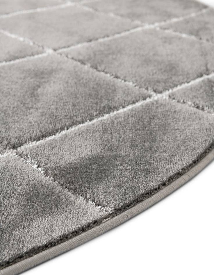 Detail image of 7' 10 x 7' 10 Vogue Geo Round Rug