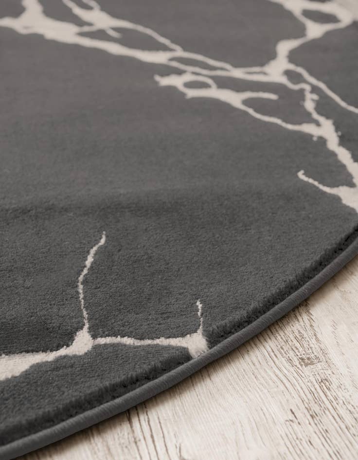 Detail image of 7' 10 x 7' 10 Vogue Geo Round Rug