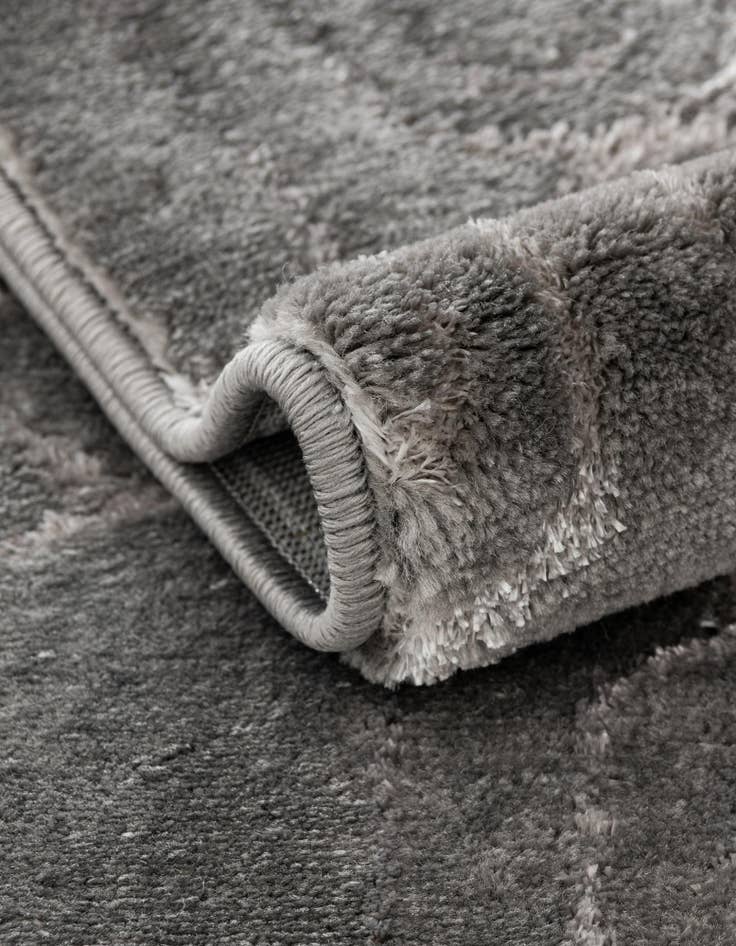 Detail image of 2' x 5' Vogue Geo Runner Rug