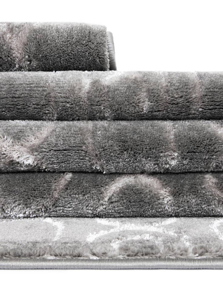 Detail image of 2' x 5' Vogue Geo Runner Rug