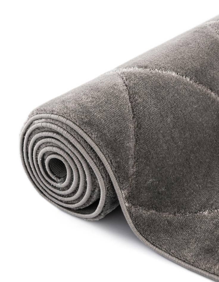 Detail image of 2' 7 x 12' Vogue Geo Runner Rug