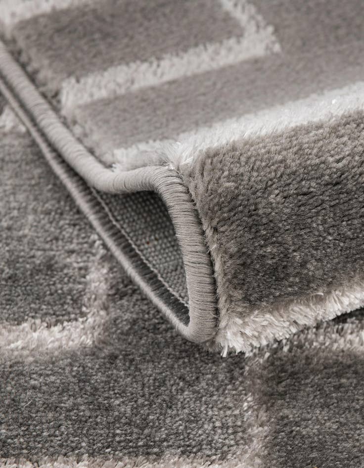 Detail image of 10' x 10' Vogue Geo Square Rug