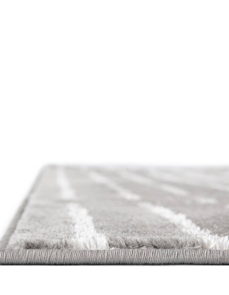 Detail image of 10' x 10' Vogue Geo Square Rug
