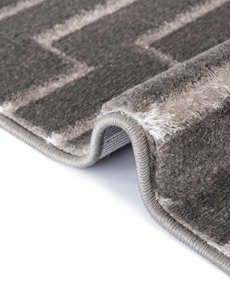 Detail image of 10' x 10' Vogue Geo Square Rug