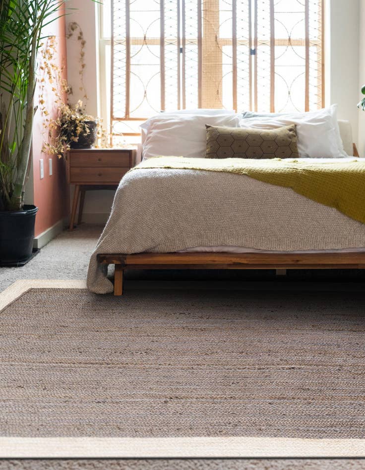 Detail image of 5' 1 x 8'  Hand Braided Jute Rug