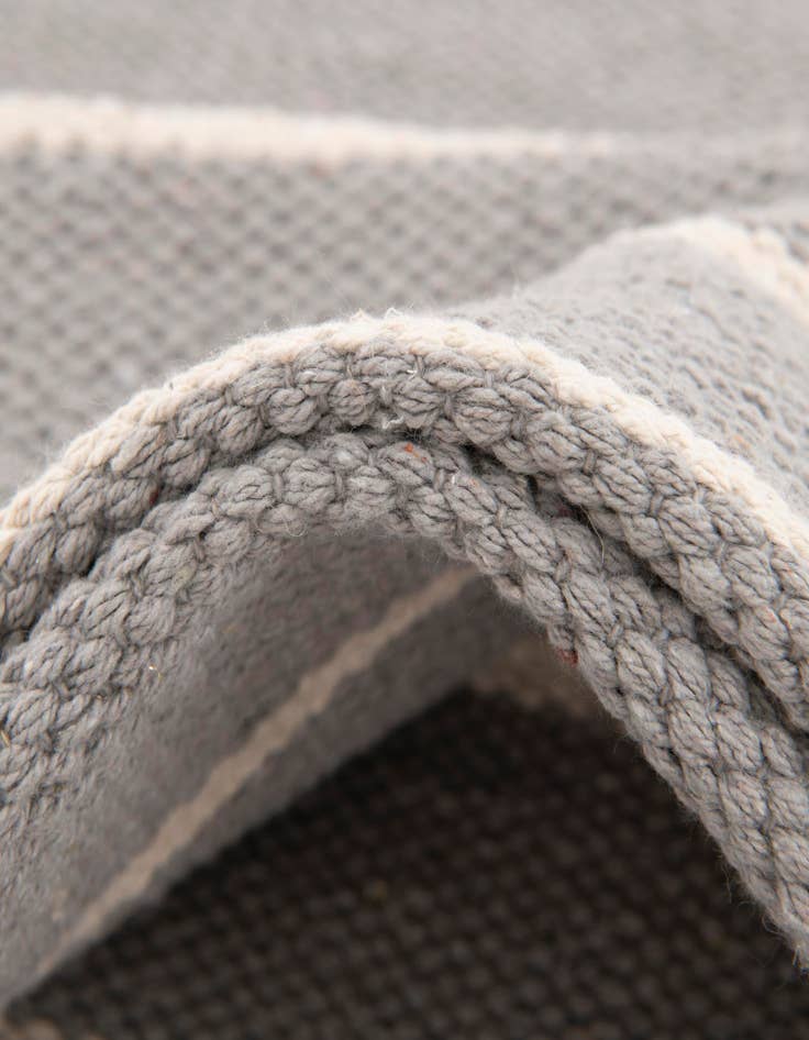 Detail image of 3' 3 x 5' 1 Hand Woven Chindi Cotton Rug