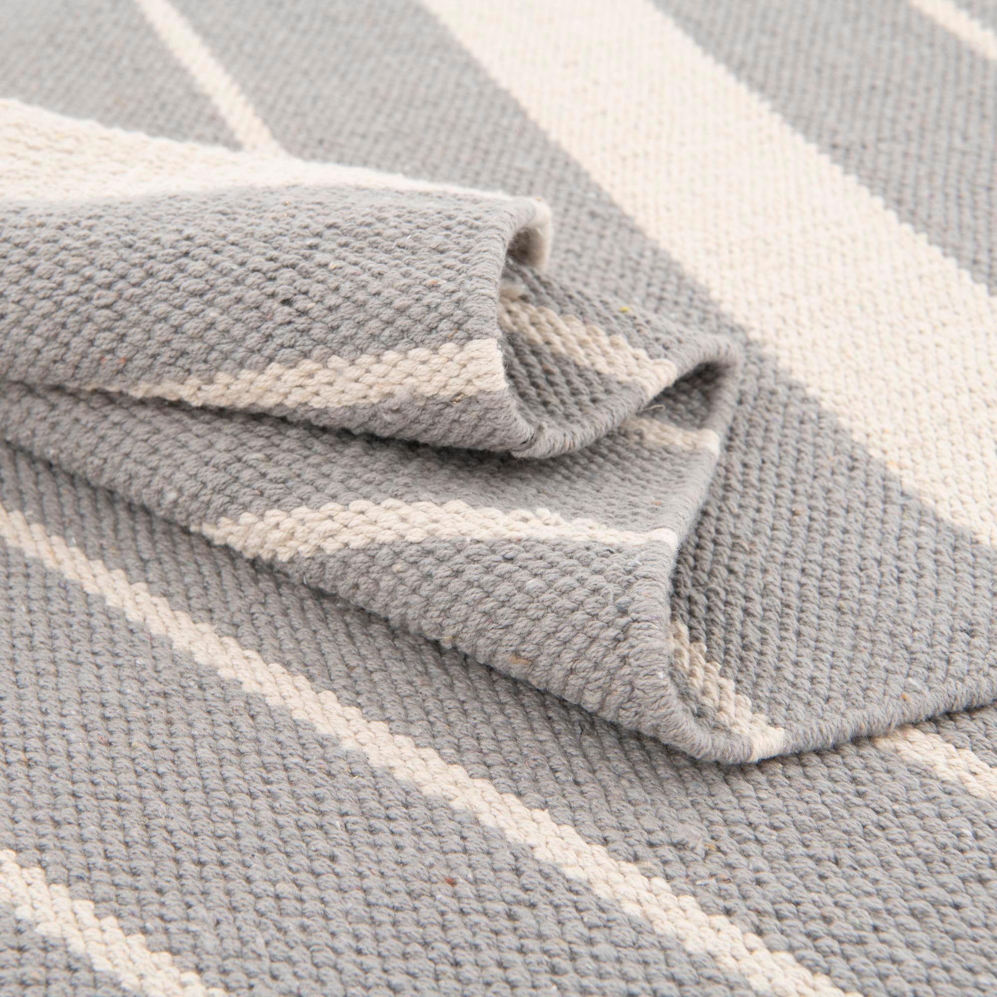 7' 1 x 10' Hand Woven Chindi Cotton Rug