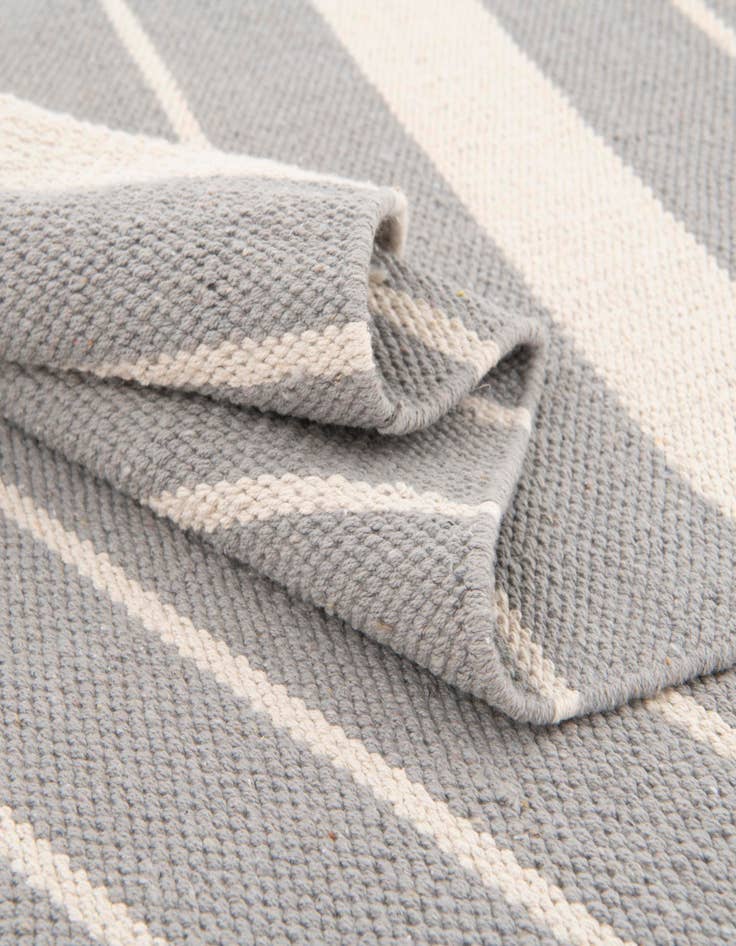 Detail image of 3' 3 x 5' 1 Hand Woven Chindi Cotton Rug