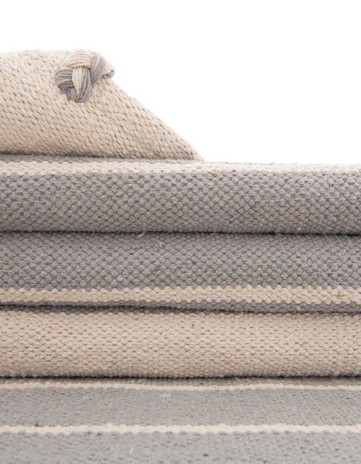 Detail image of 3' 3 x 5' 1 Hand Woven Chindi Cotton Rug