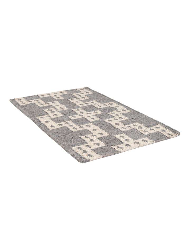 2' x 3' 1 Hand Woven Kilim Wool Rug