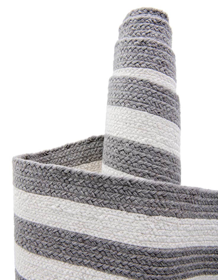 Detail image of 3' 3 x 3' 3  Hand Woven Eco Verse   Washable Indoor / Outdoor Round Rug