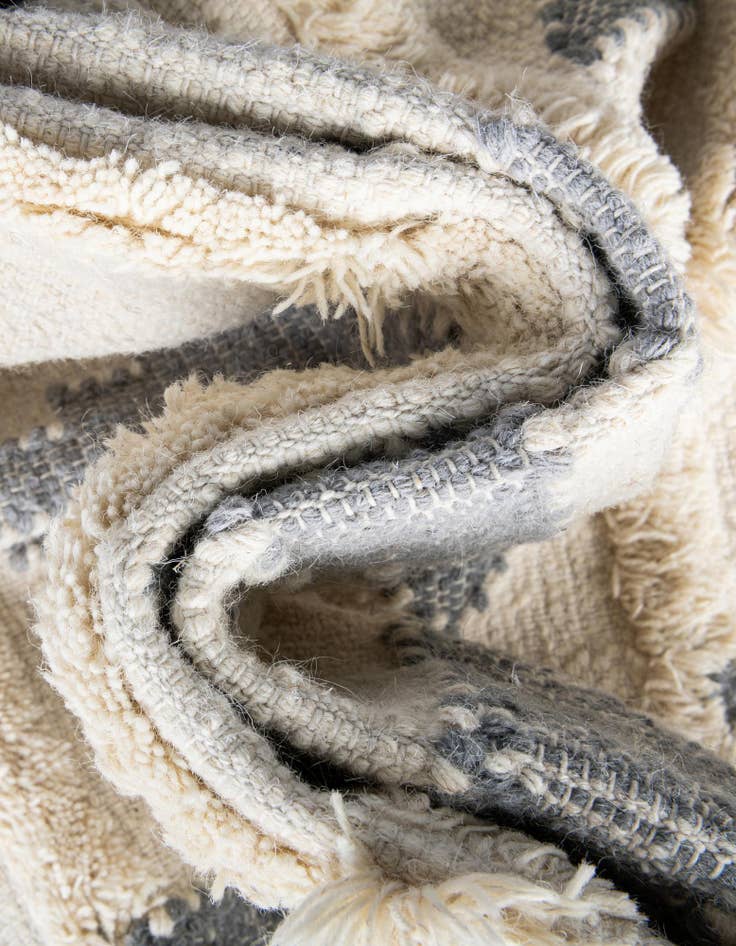 Detail image of 2' 7 x 10' Hand Woven Arizona Wool Runner Rug