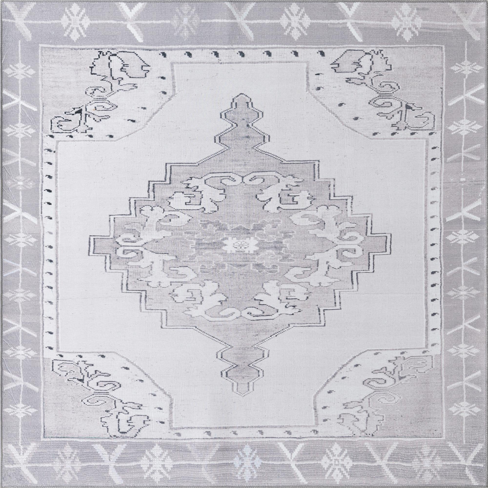 7' 6 x 7' 6 Washable Timeless Square Rug
