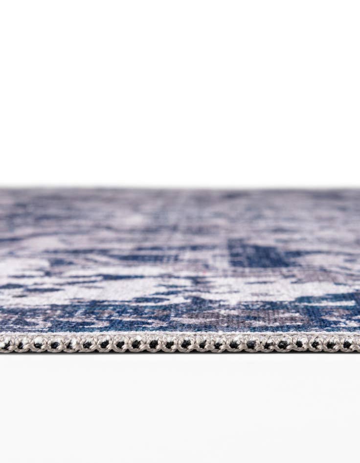 Detail image of 6' x 9' Washable Francesca Oval Rug