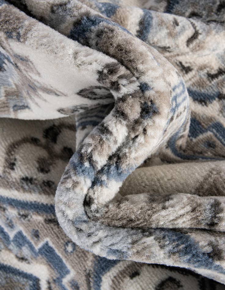 Detail image of 7' 10 x 10' Charlotte Rug