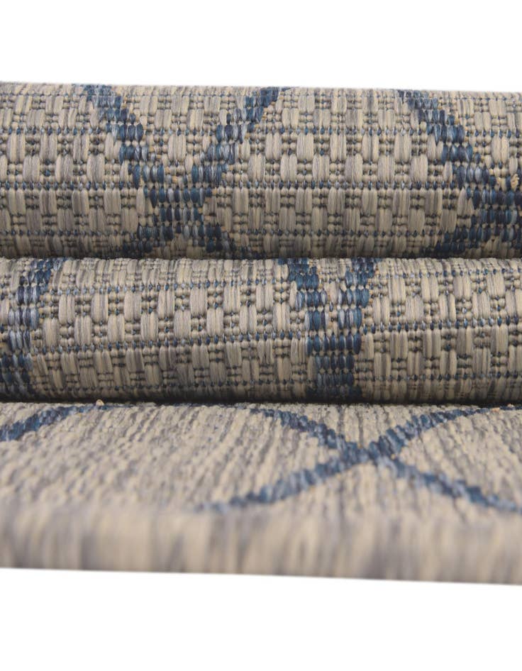 Detail image of 2' x 7' 10 Easy-Clean Trellis Indoor / Outdoor Runner Rug