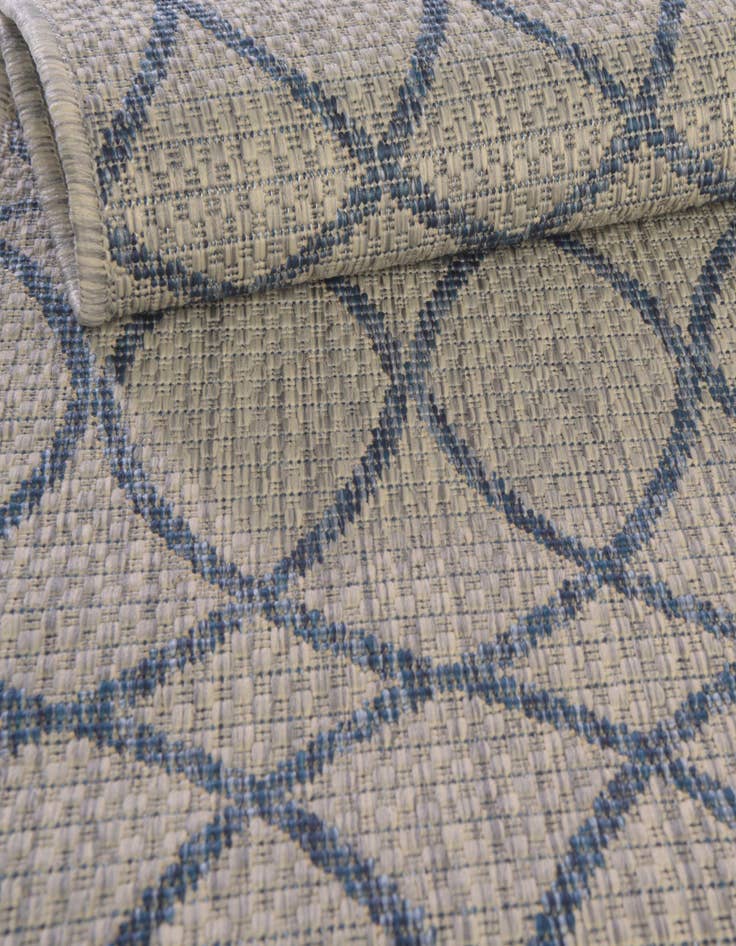 Detail image of 10' x 10' Easy-Clean Trellis Indoor / Outdoor Square Rug
