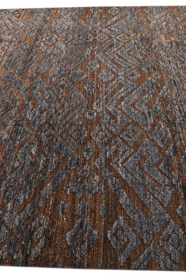 Detail image of 8' 3 x 12' 3 Hand Knotted Darya Wool Rug