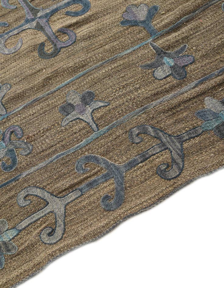 Detail image of 6' 8 x 9'  Hand Woven Kilim Suzani Wool Rug