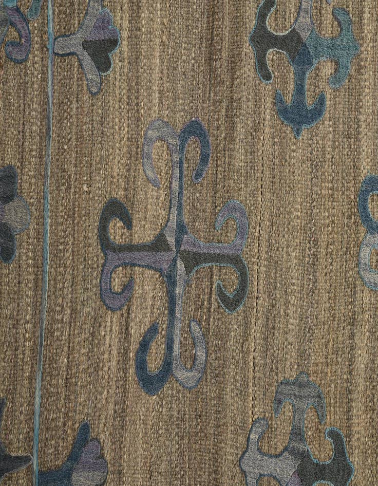 Detail image of 6' 8 x 9'  Hand Woven Kilim Suzani Wool Rug