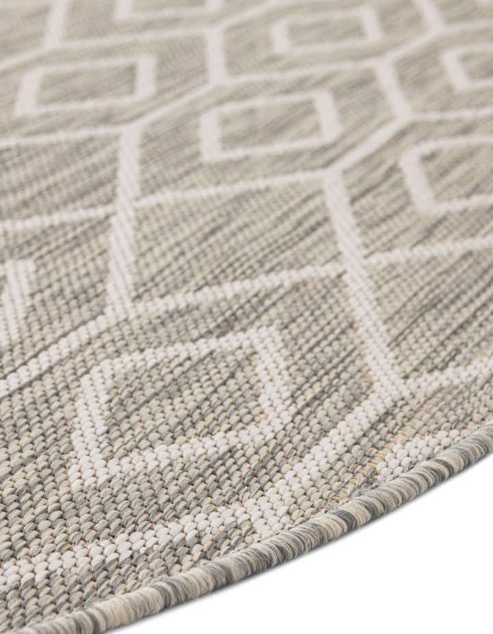 7' 10 x 10' Easy-Clean Jill Zarin Turks and Caicos Indoor / Outdoor Oval Rug