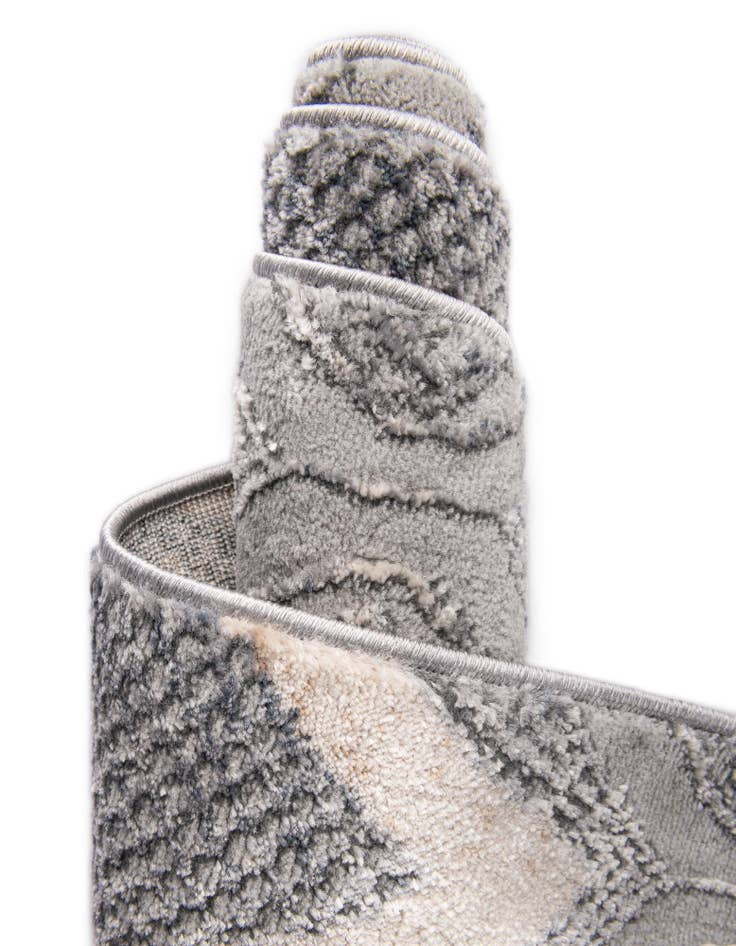 Detail image of 2' 7 x 10' Caspian Runner Rug