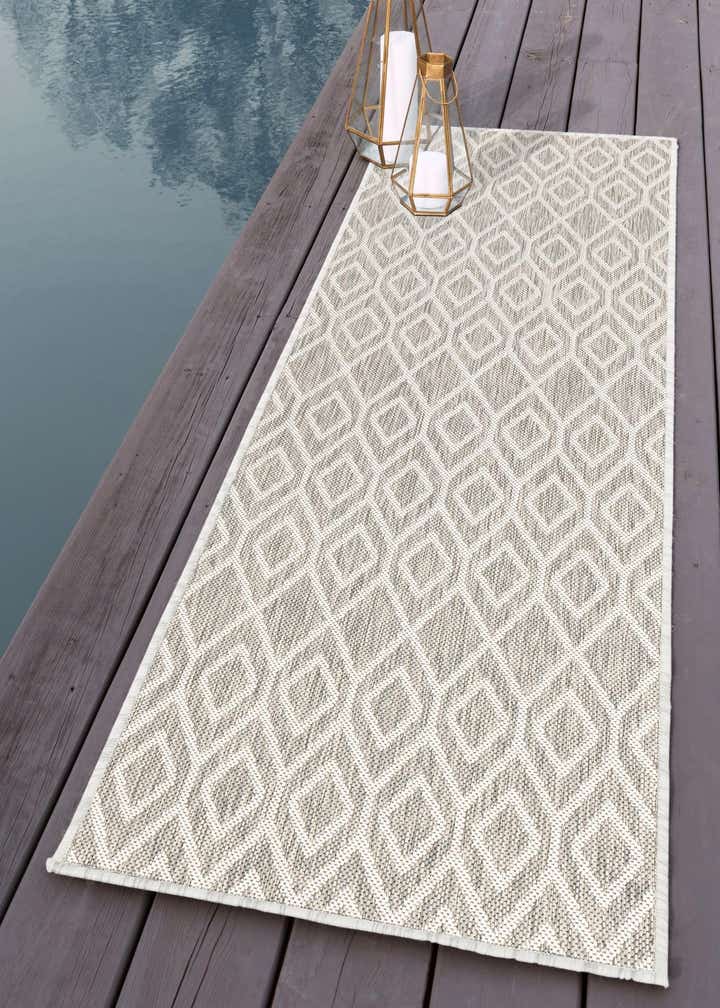 2' x 8' Easy-Clean Jill Zarin Turks and Caicos Indoor / Outdoor Runner Rug