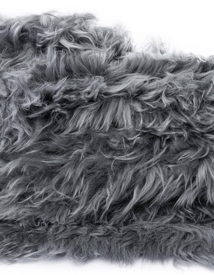 Detail image of 1' 10 x 6' Natural Sheepskin Freeform Rug