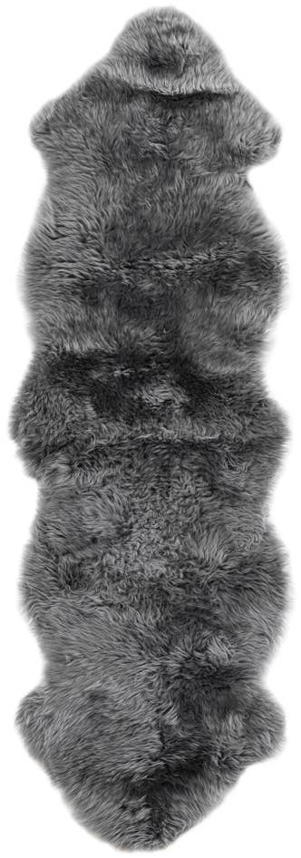 Detail image of 1' 10 x 6' Natural Sheepskin Freeform Rug